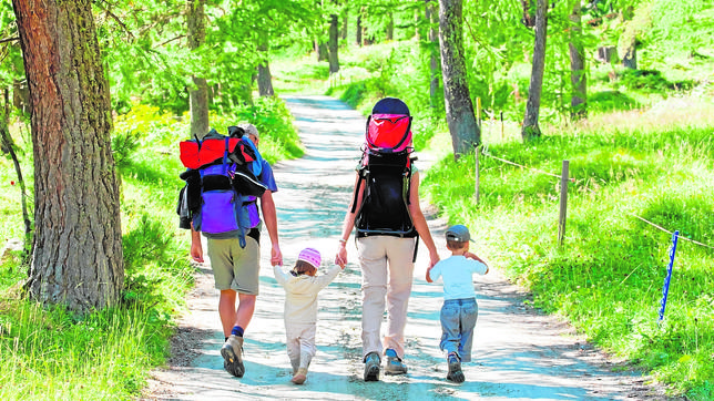 camino-de-santiago-en-familia-transporte-mochilas-camino-francés-camino-de-santiago-peregrinos