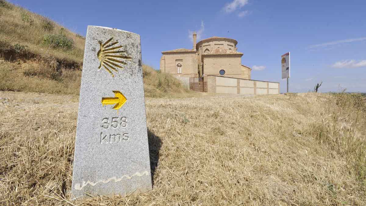 camino-de-santiago-peregrino-león