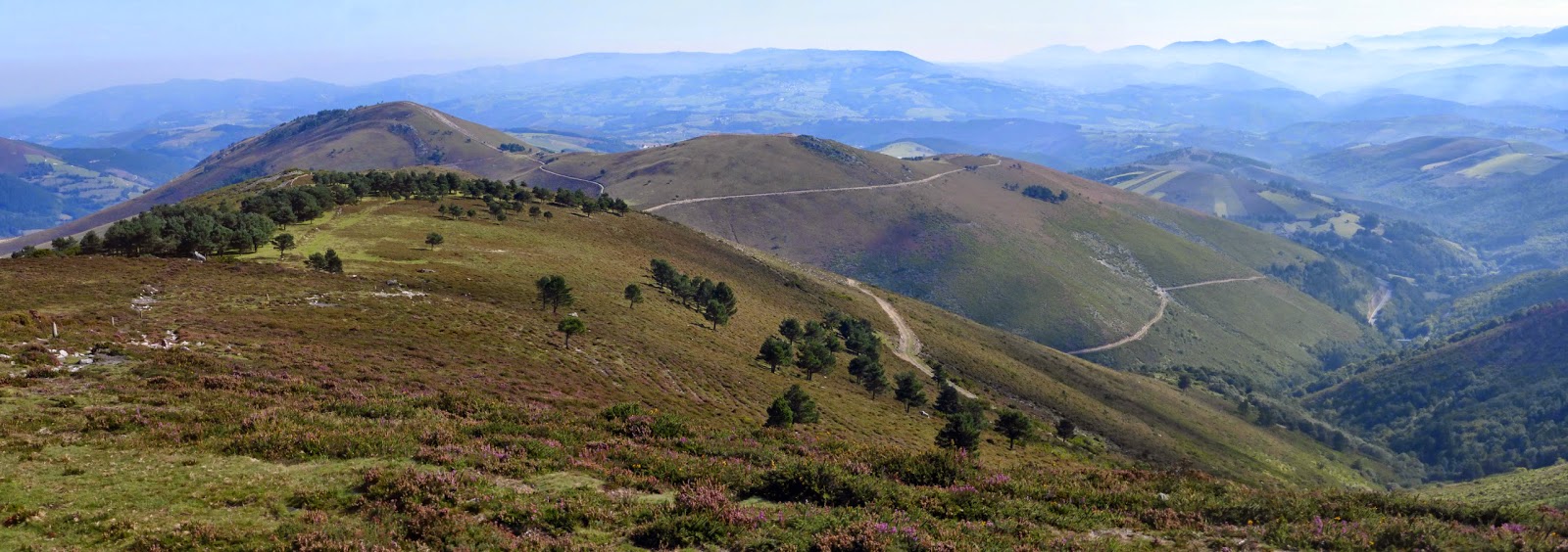 Presta atención a la señalización en las rutas de montaña del Camino de Santiago